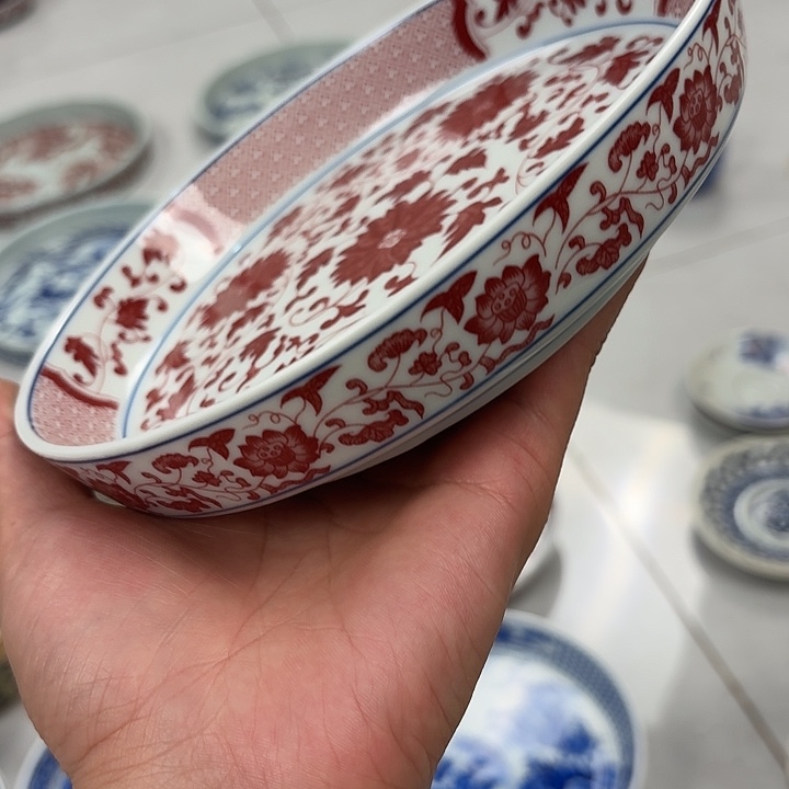 瓷片全红缠枝莲大胡乘景德镇