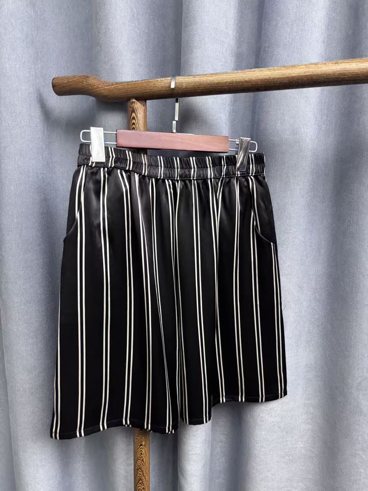 2025夏季新款时尚休闲桑蚕丝居家打底短裤A397