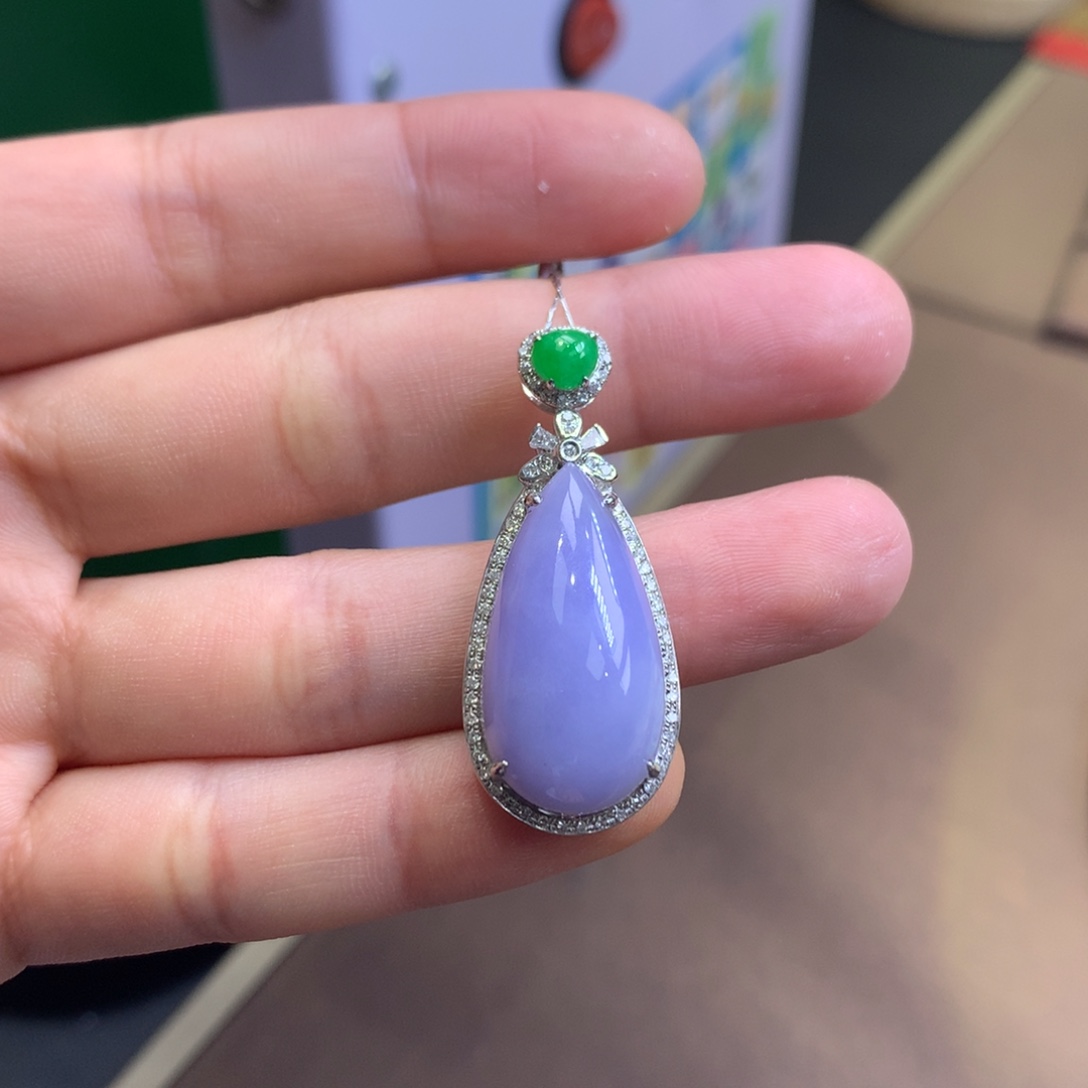 翡翠18K金镶嵌颈饰翡翠