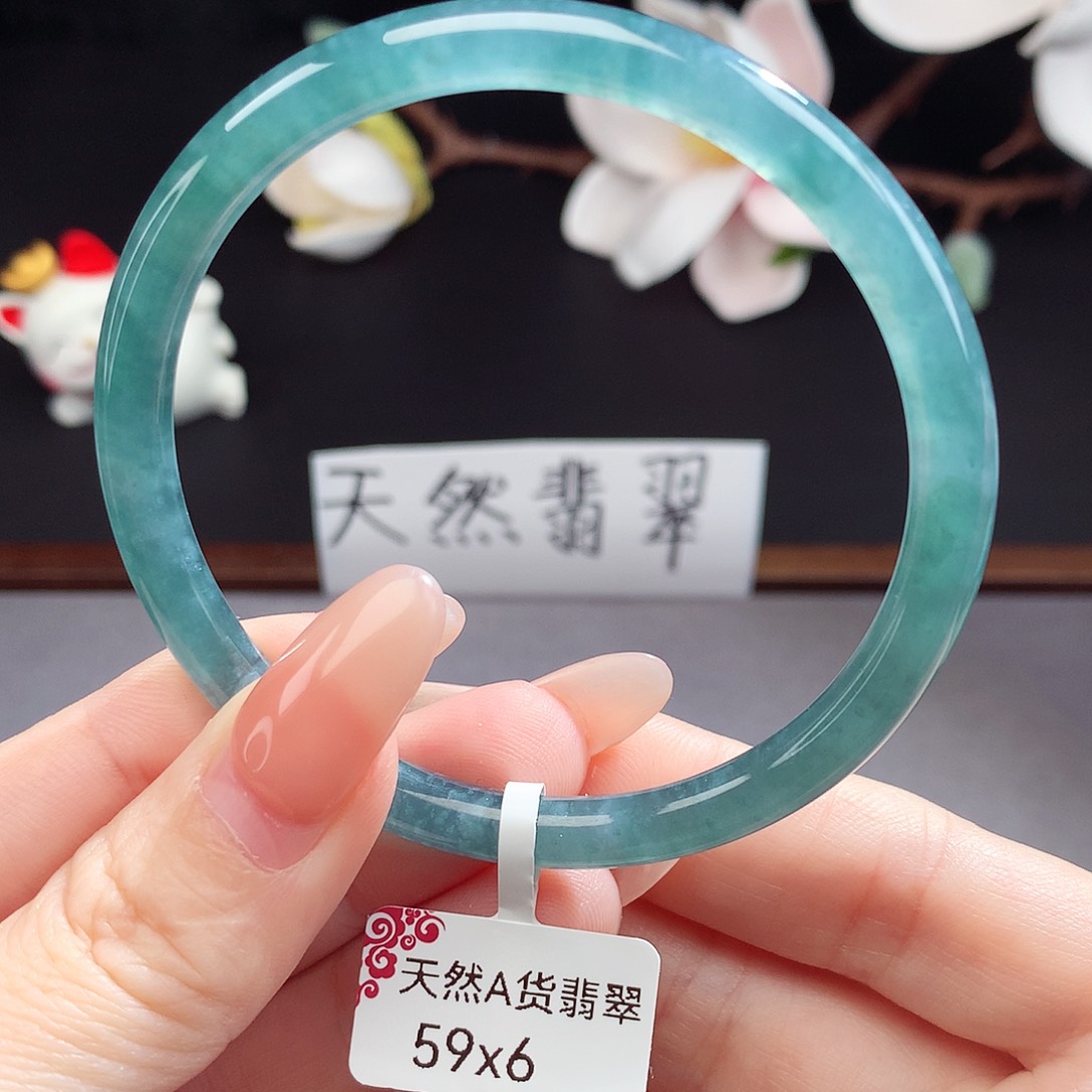 翡翠手镯（圆镯）未镶嵌