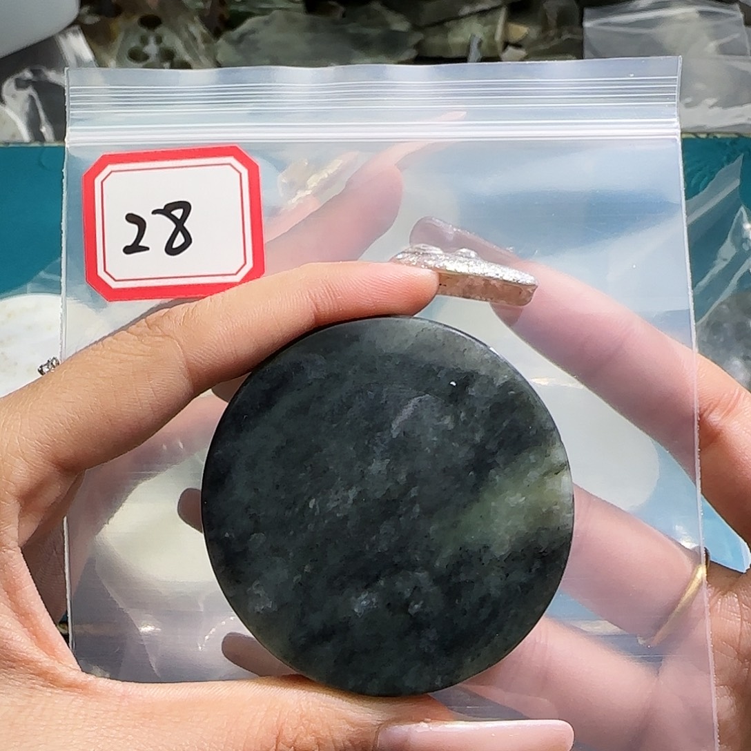 和田玉未镶嵌珠宝半成品