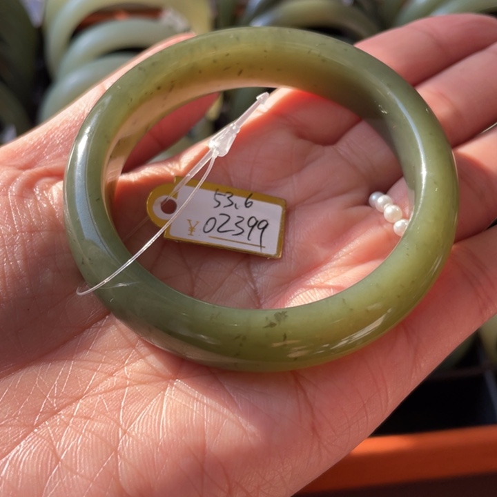 和田玉未镶嵌手串