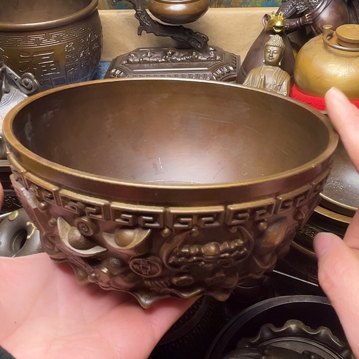 精美铜器批发档口