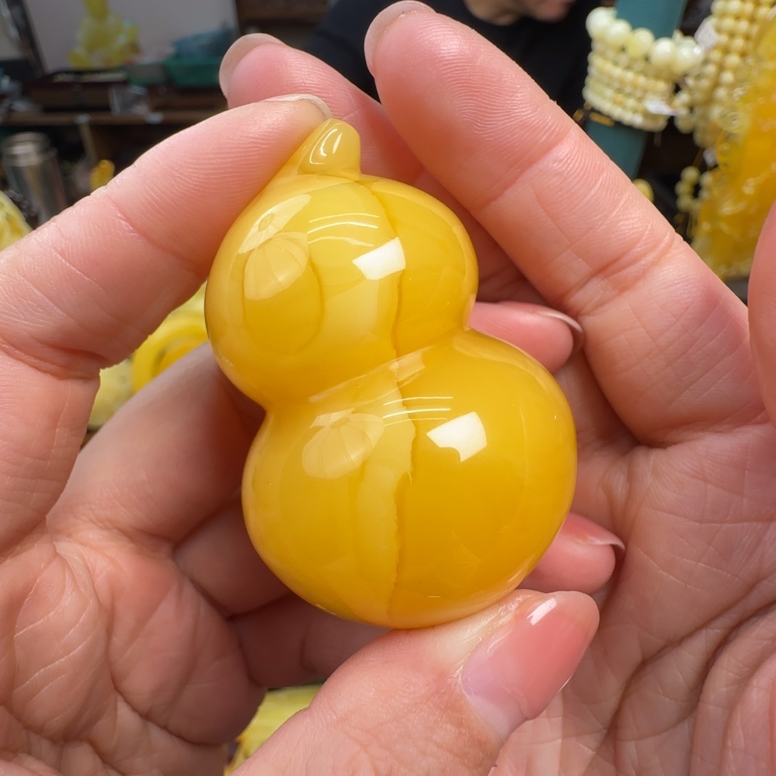 蜜蜡未镶嵌珠宝奇石