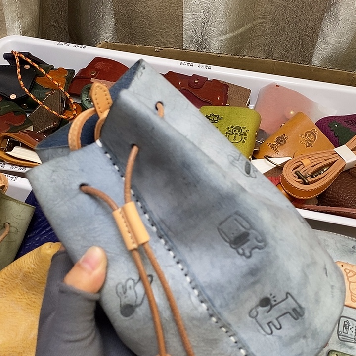 头层牛皮正常单肩包