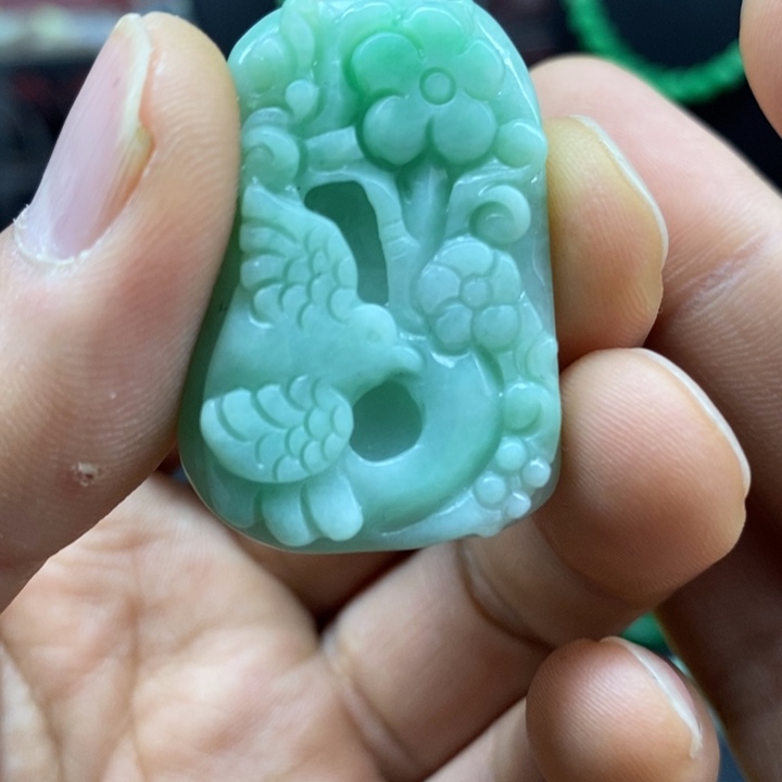 翡翠颈饰未镶嵌吊坠