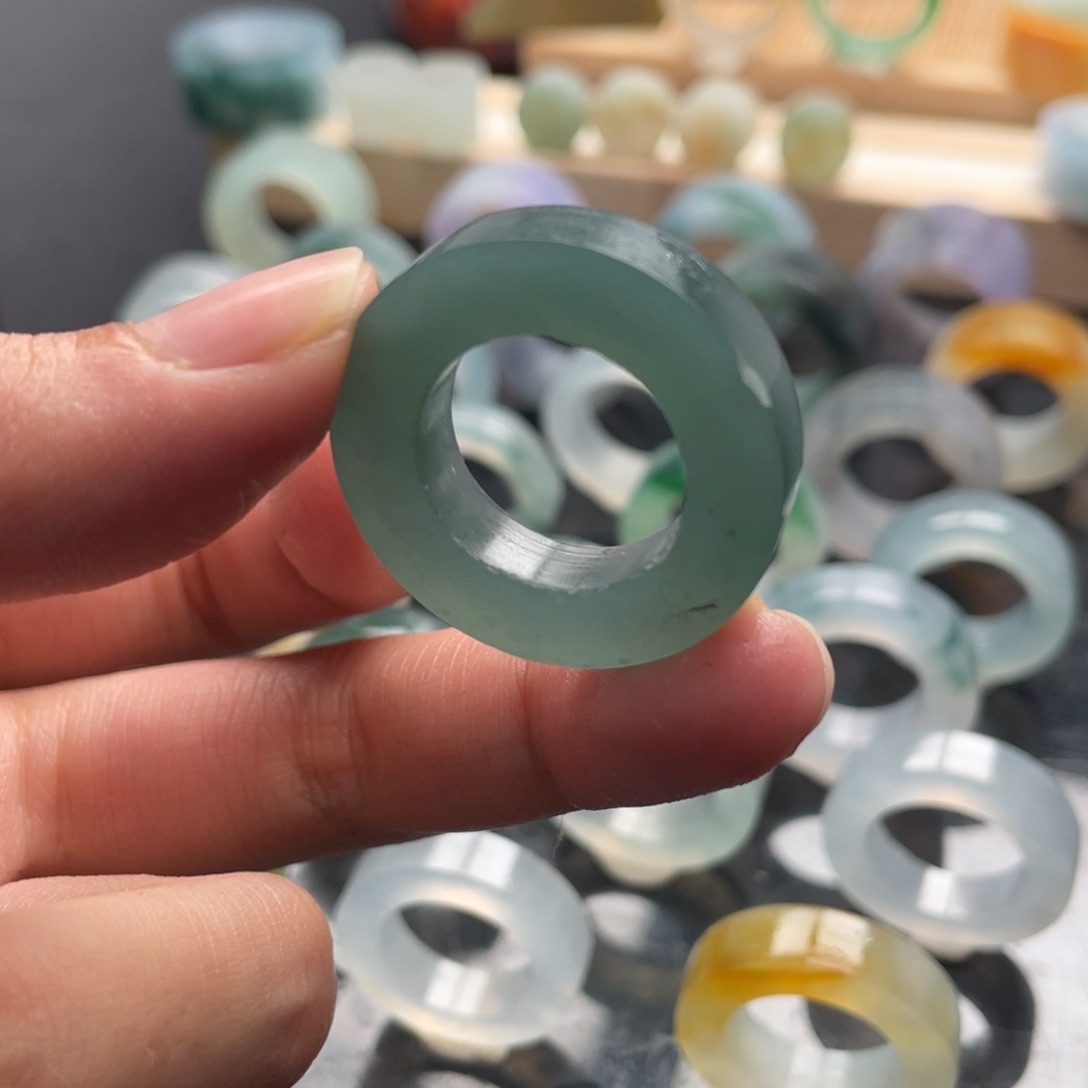 定制翡翠未镶嵌羅*戒指