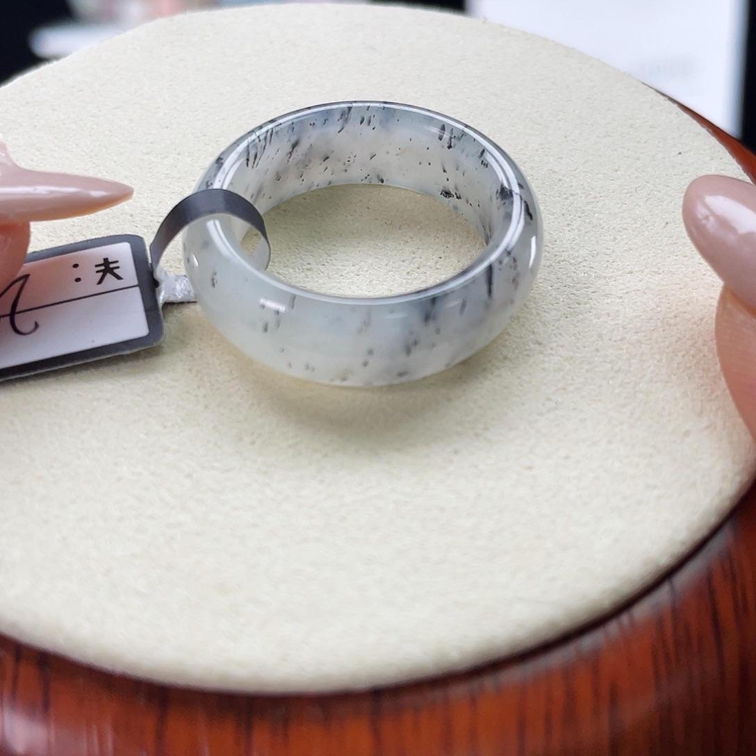 和田玉未镶嵌戒指P3黑山轮胎20.6不退换