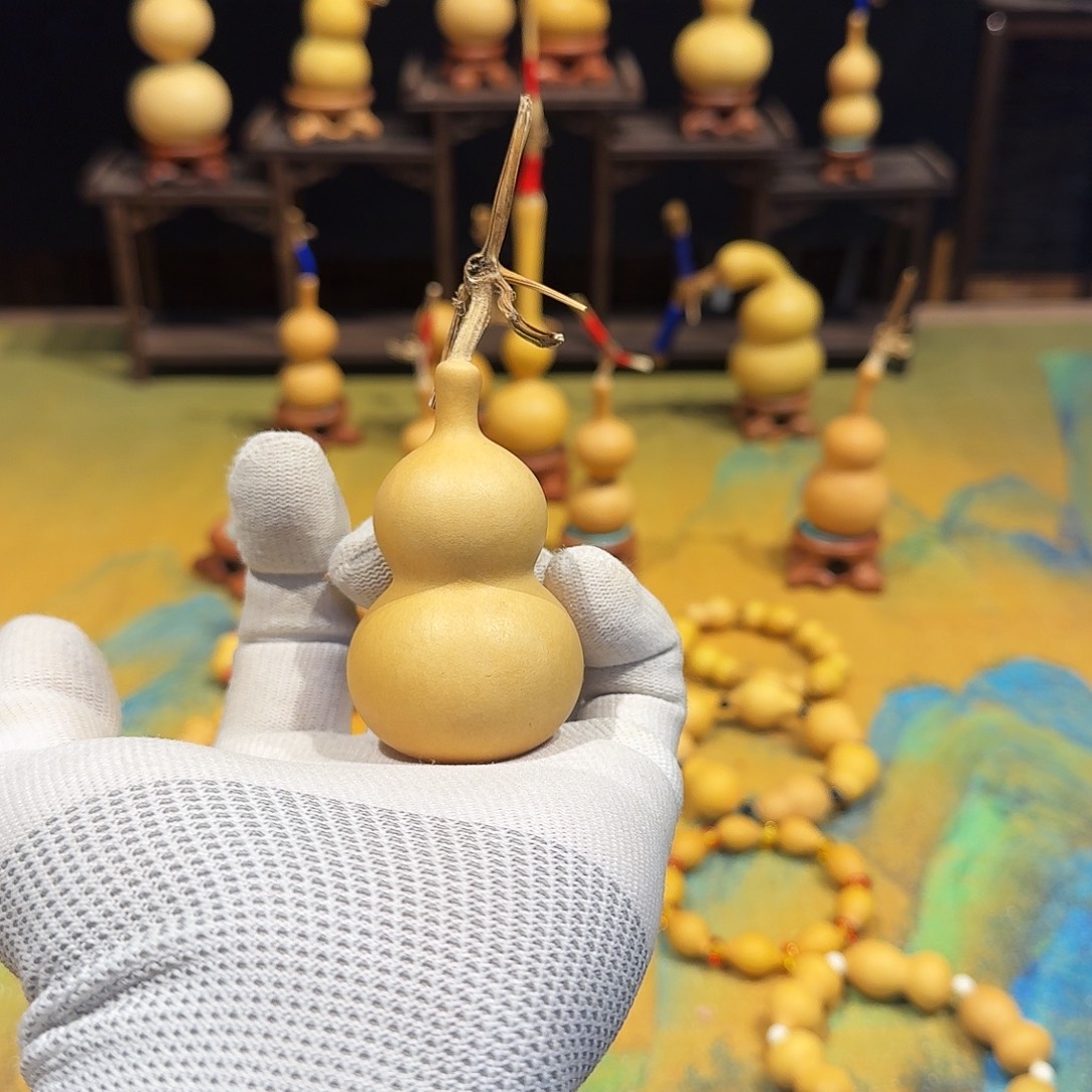 E***.手把八宝葫芦一把抓