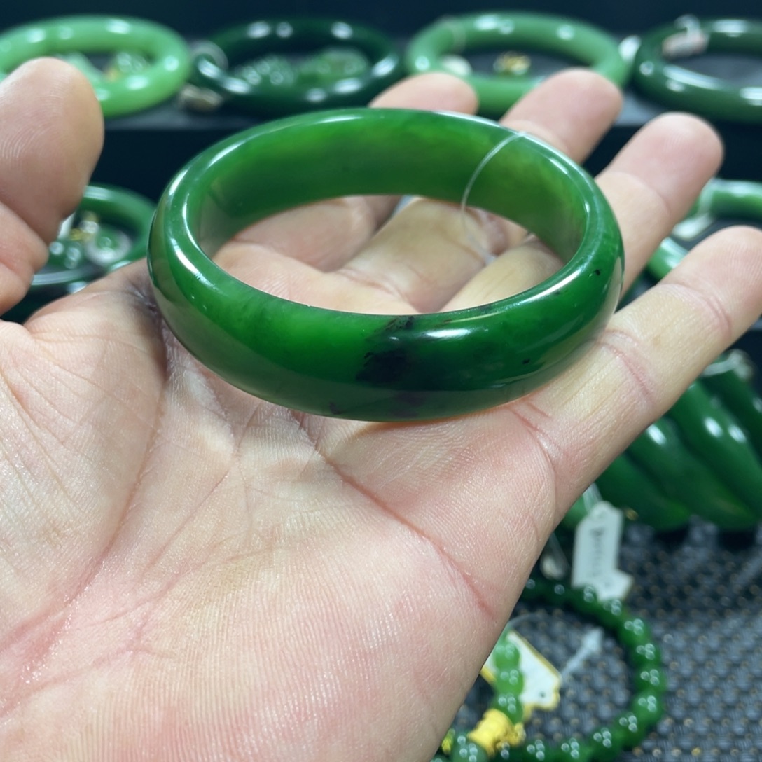 和田玉（碧玉）未镶嵌手镯