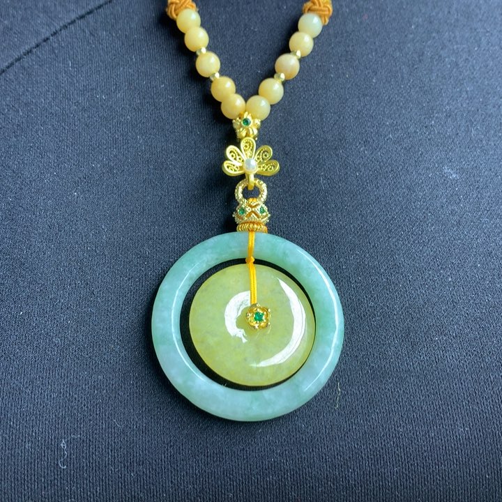 翡翠颈饰未镶嵌翡翠