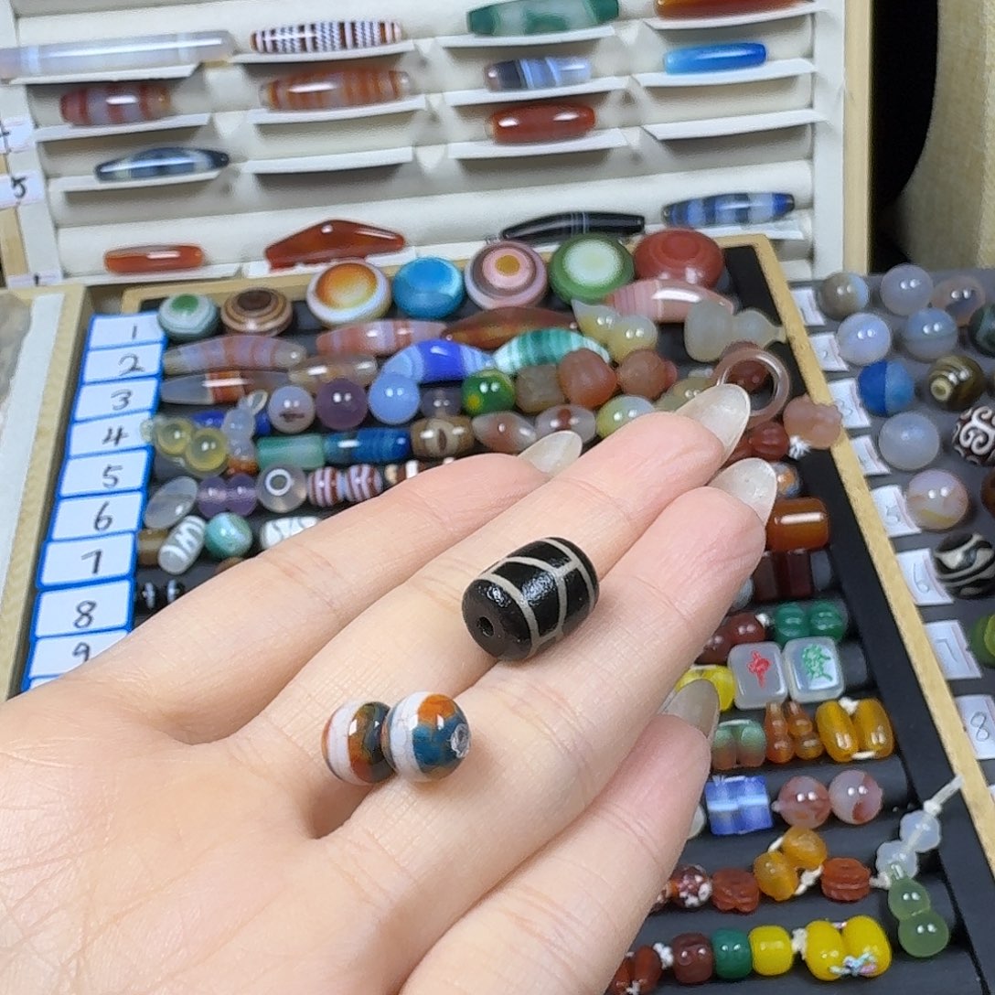 三***金玛瑙/玉髓未镶嵌颈饰