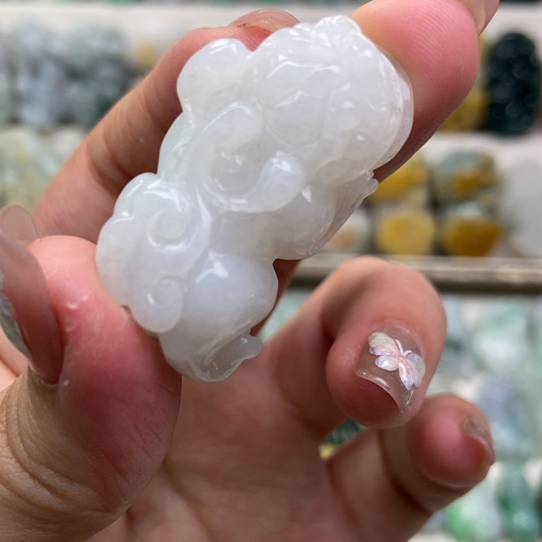 翡翠吊坠(赠链)未镶嵌