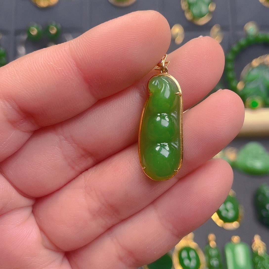 和田玉（碧玉）吊坠(不含链)18K金镶嵌1280