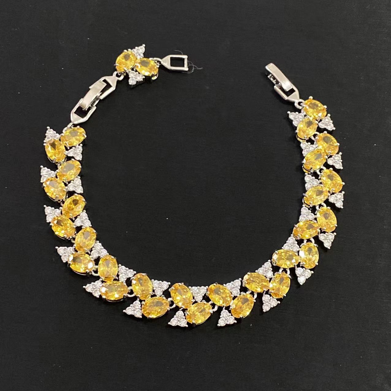 【南非定制】经典高级轻奢大气百搭手链 Y32619