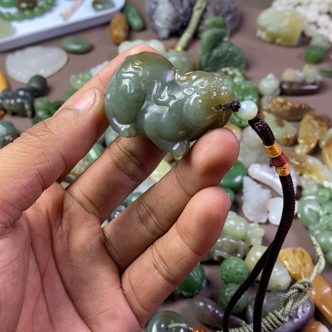 和田玉颈饰未镶嵌