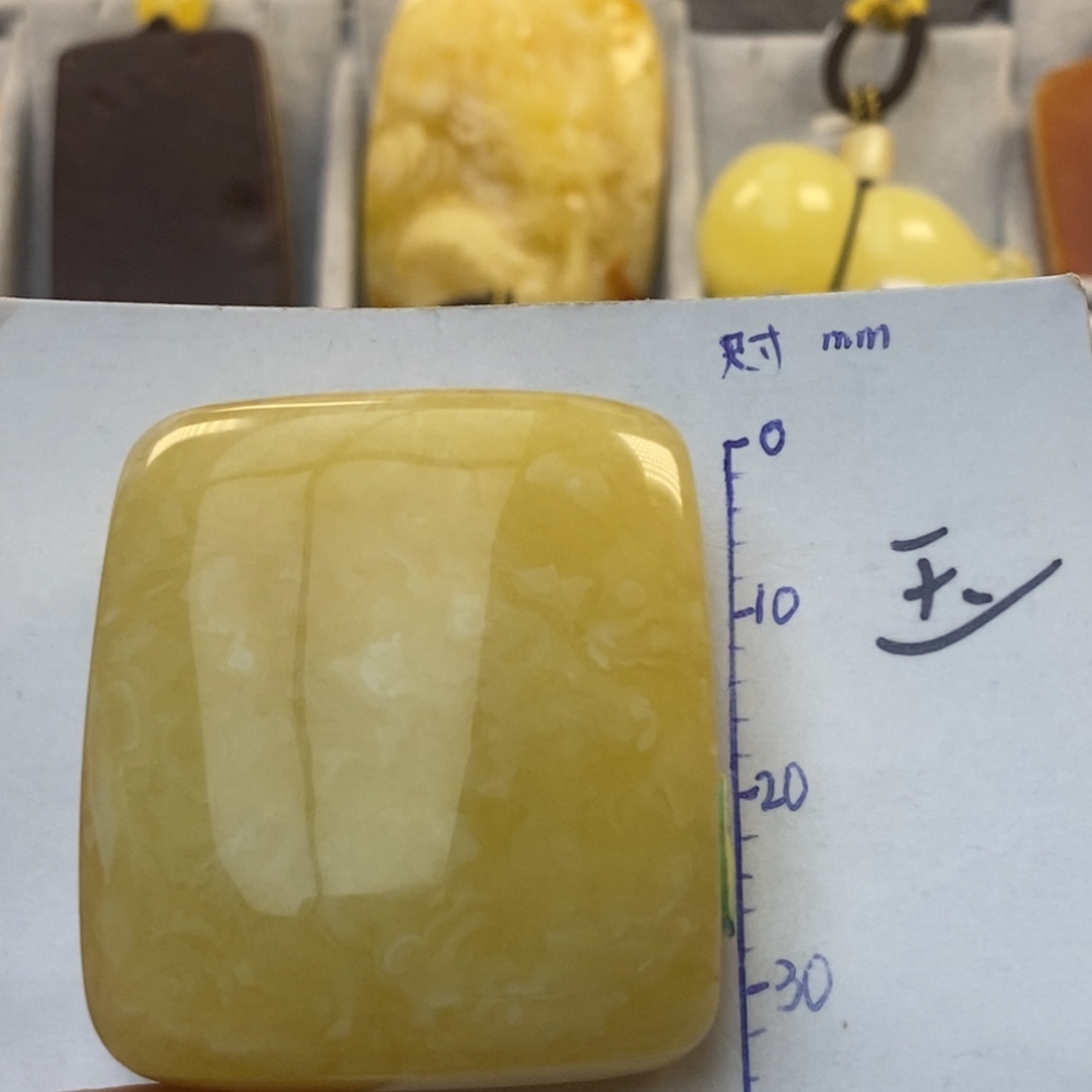 琥珀未镶嵌珠宝奇石