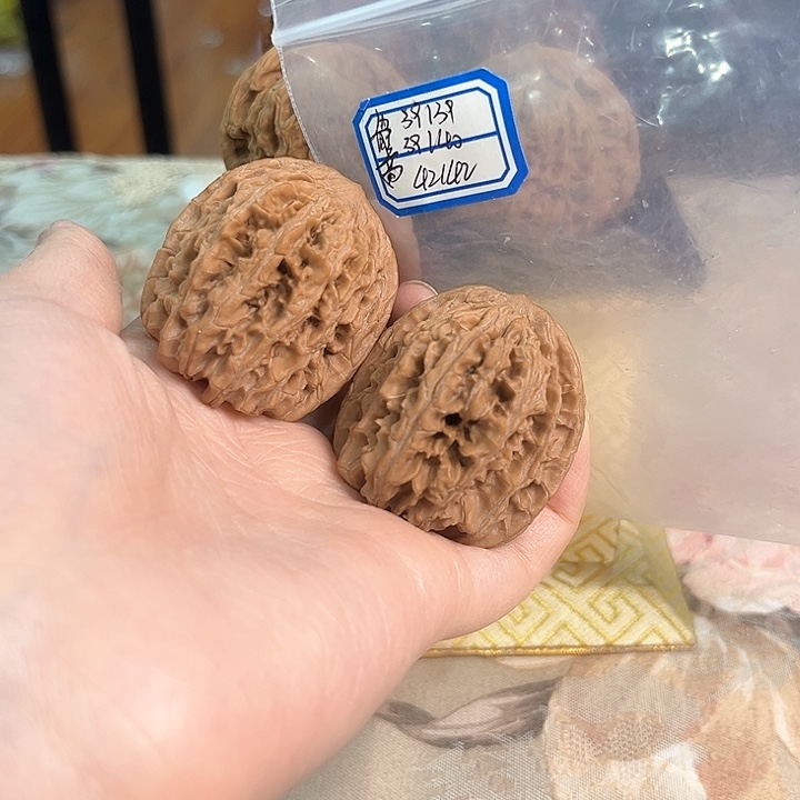 文玩核桃把件龙纹将军榜