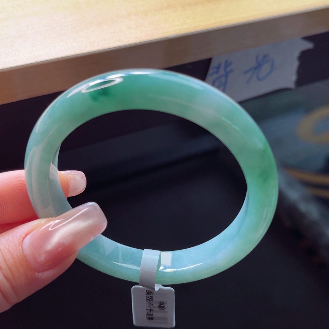 翡翠手镯未镶嵌手镯