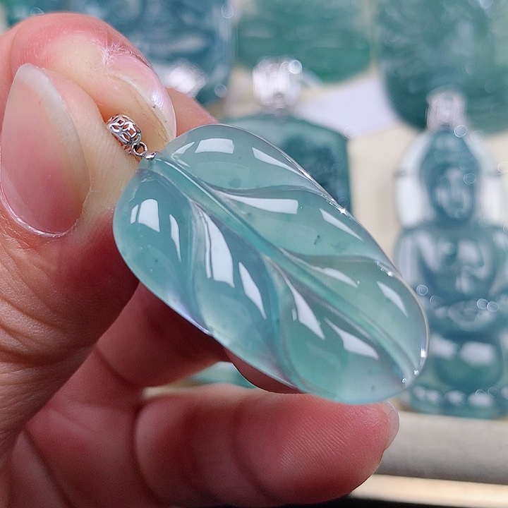 【闪购商品】翡翠颈饰18K金镶嵌天然翡翠