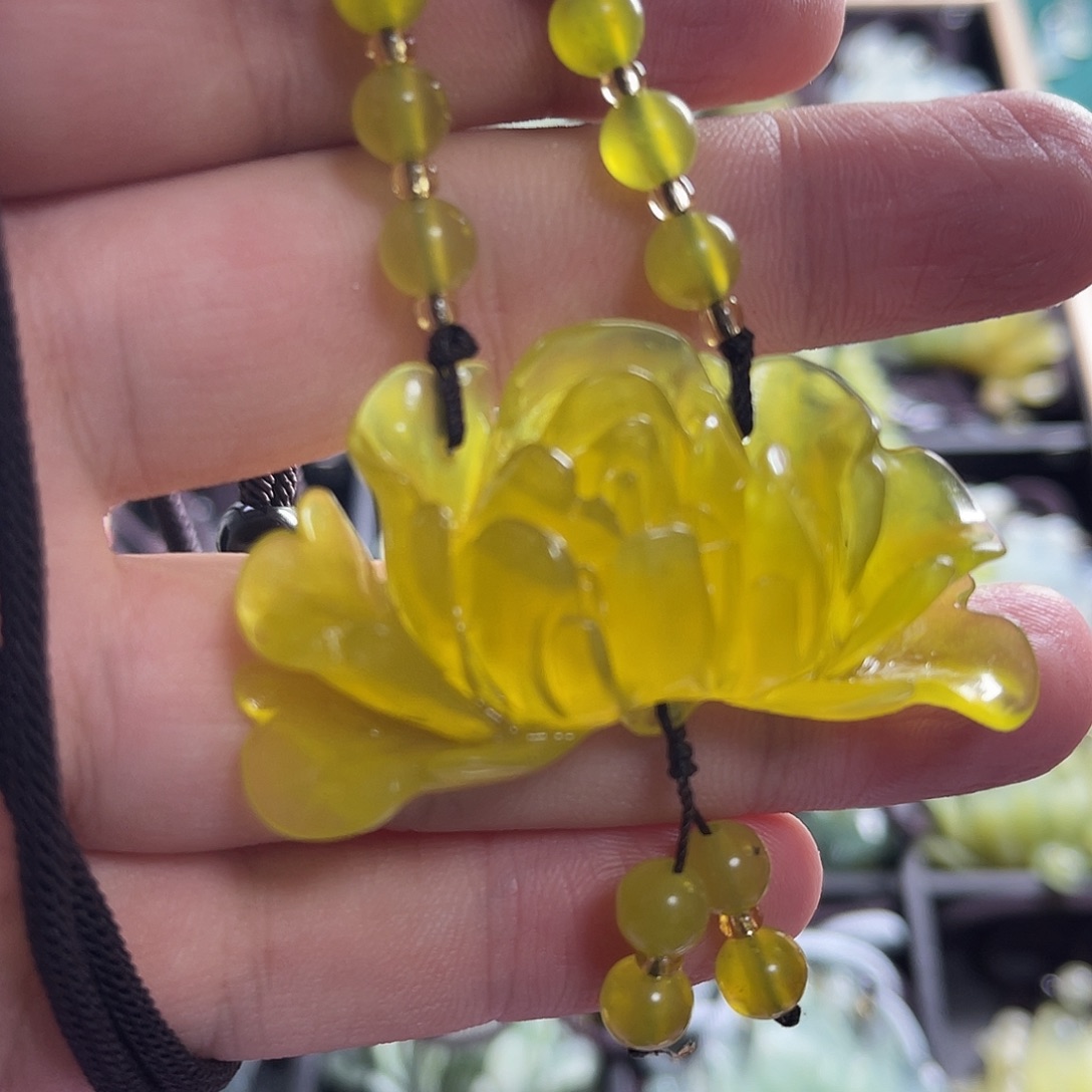 L***慧蛇纹石玉未镶嵌颈饰