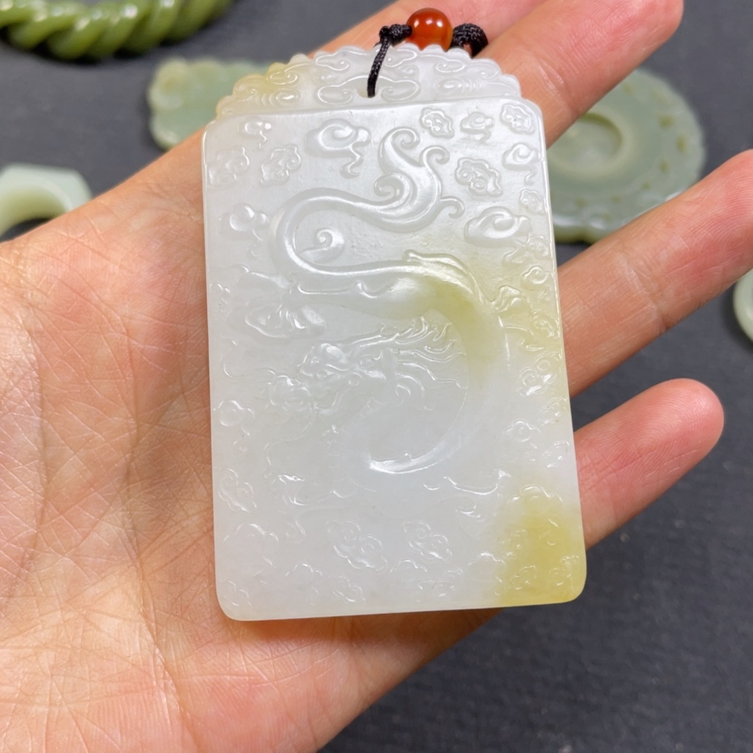 立****和田玉未镶嵌颈饰