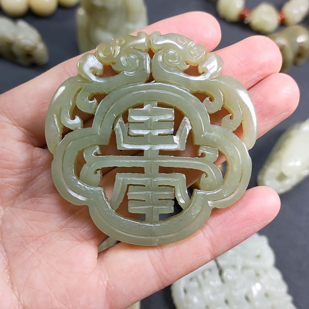 和田玉颈饰未镶嵌