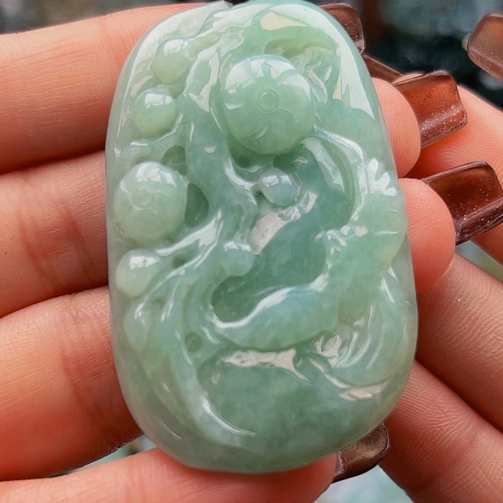 翡翠未镶嵌颈饰挂件