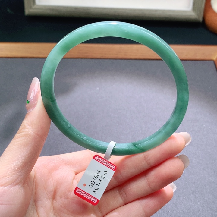 翡翠手镯未镶嵌天然翡翠手镯
