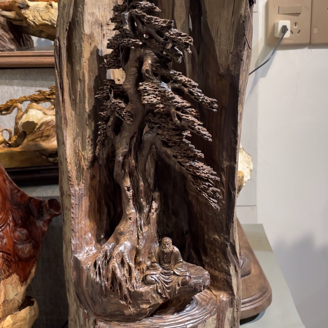 交趾黄檀（大红酸枝）一*摆件工艺品