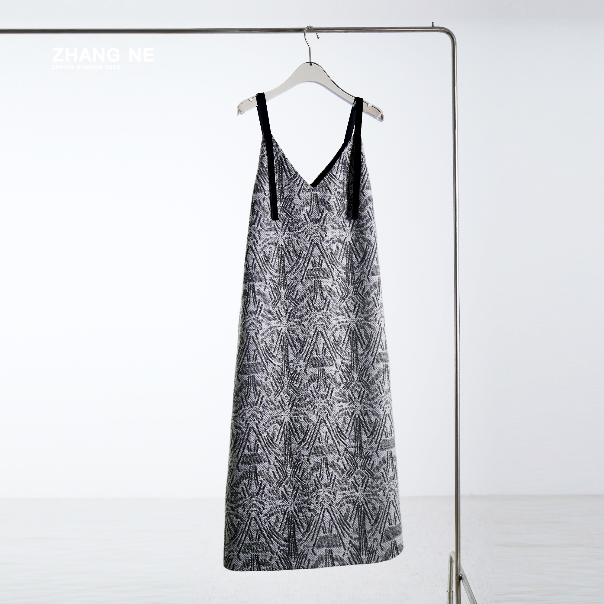 【ZHANG NE】气质时尚休闲舒适百搭吊带连衣裙-23062012074