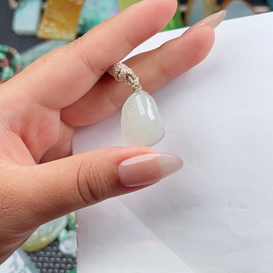 定制翡翠未镶嵌小吊坠