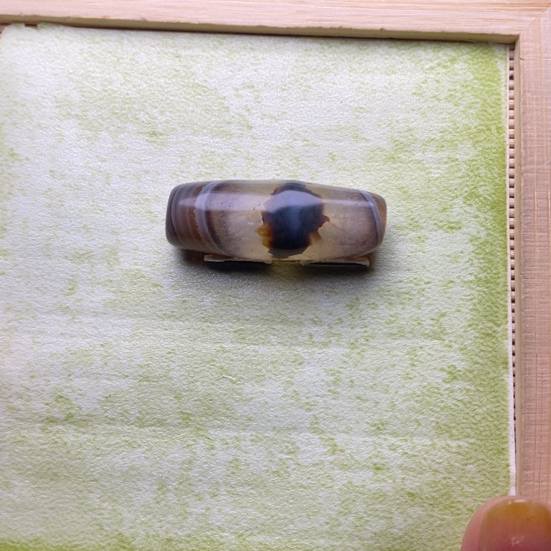 佑***希玛瑙/玉髓未镶嵌珠宝半成品