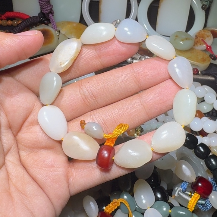 和田玉未镶嵌手链