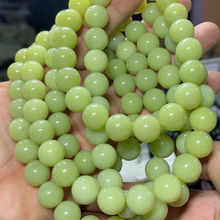 蛇纹石玉项链未镶嵌