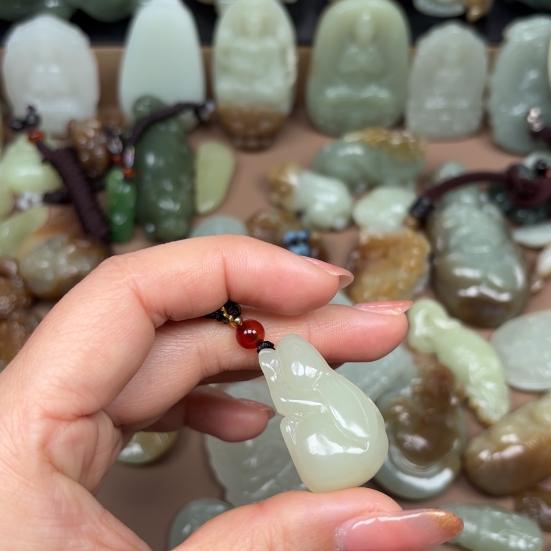 和田玉颈饰未镶嵌