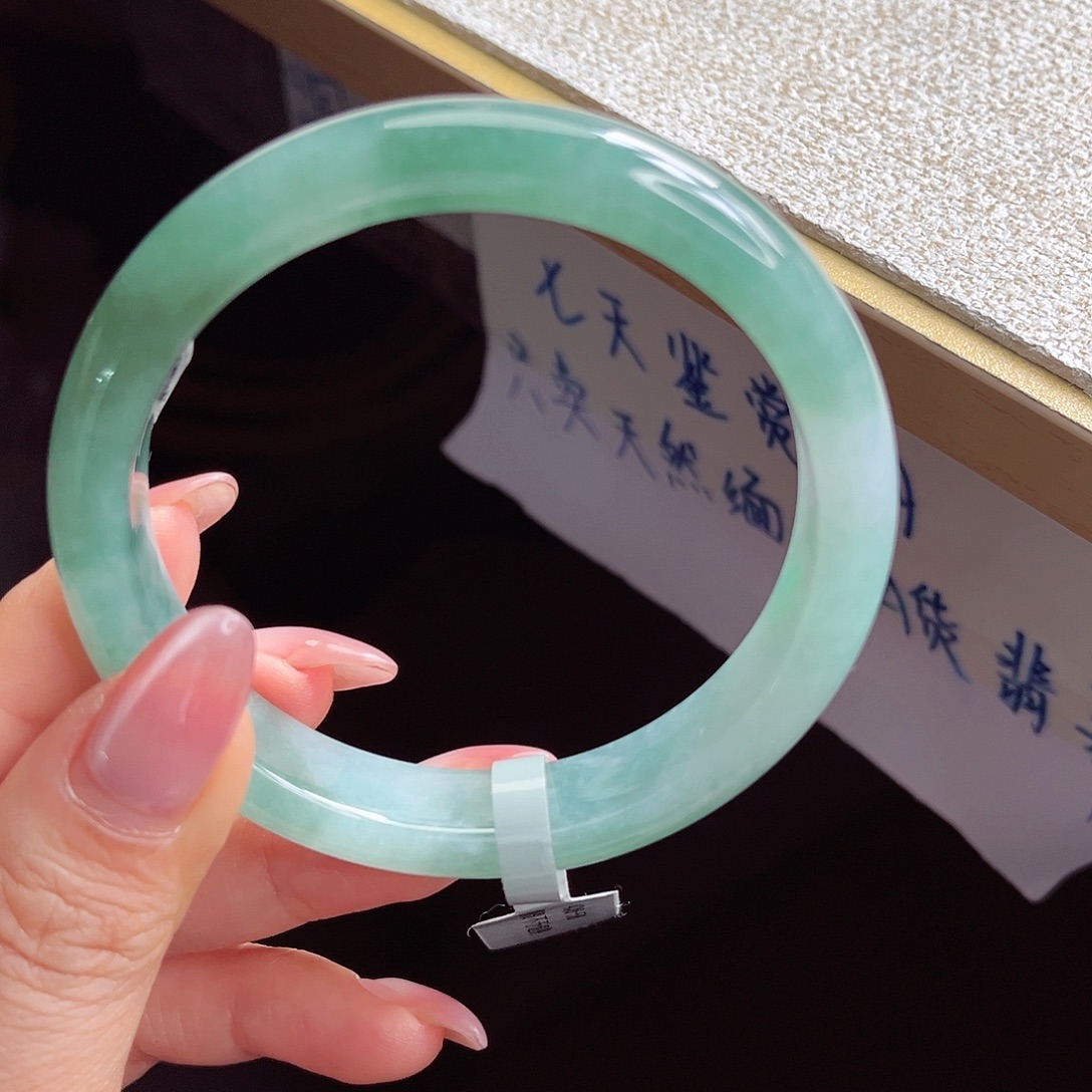 翡翠未镶嵌手镯手镯