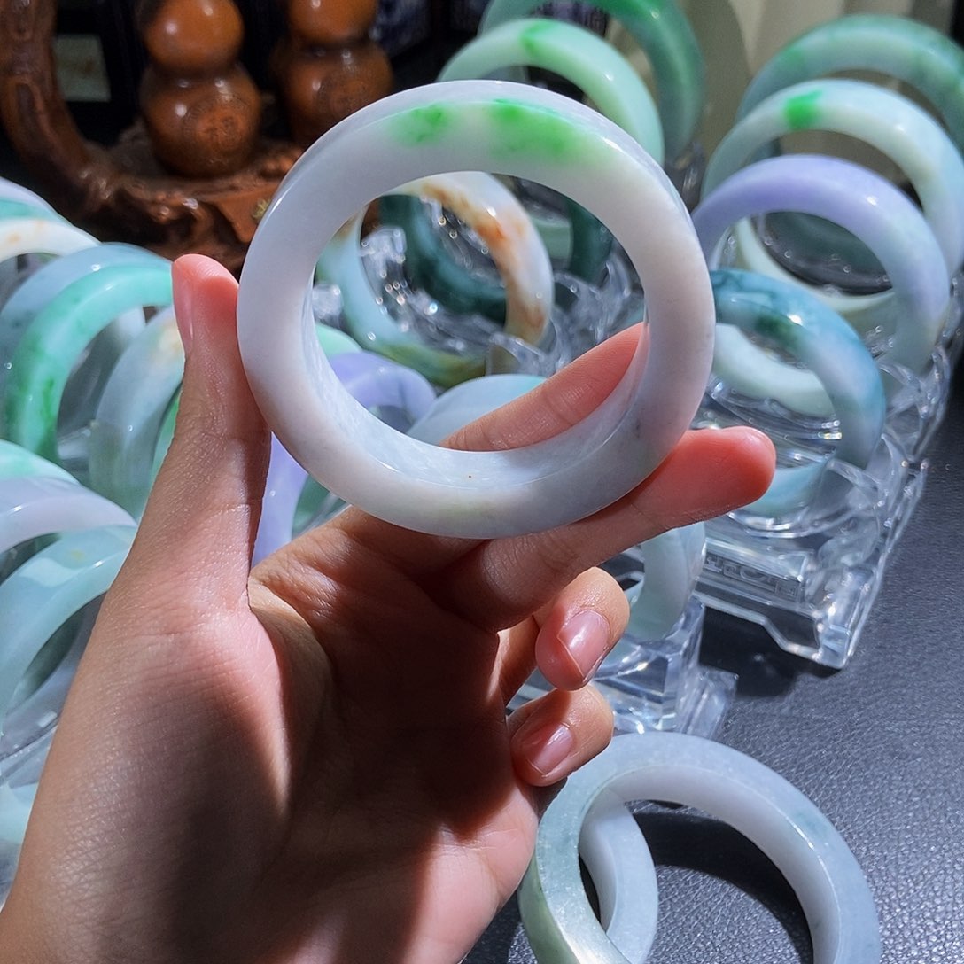 唐***姐定制翡翠未镶嵌手镯