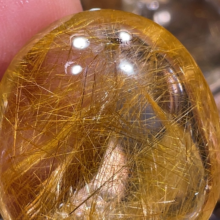 未镶嵌颈饰发晶?钛晶