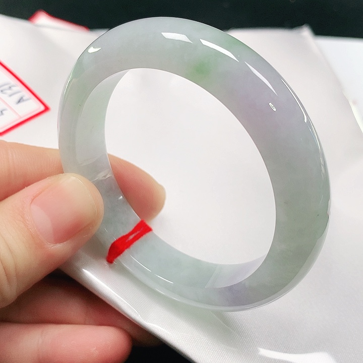 翡翠手镯未镶嵌翡翠手镯未镶嵌