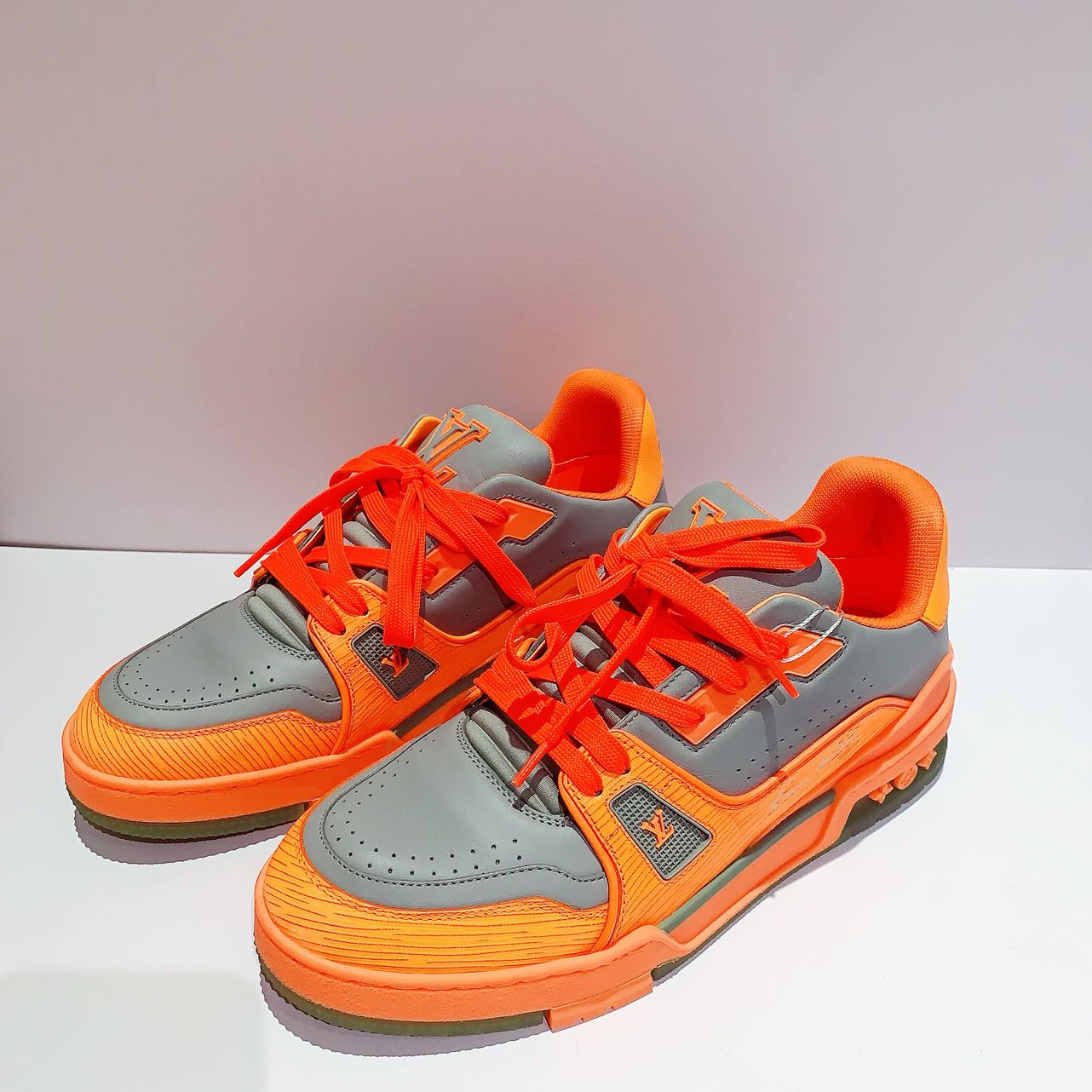 99新 LouisVuitton/路易威登 trainer灰橙板鞋 39码