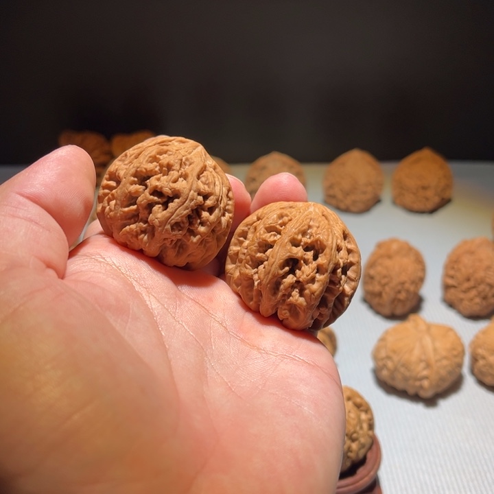 文玩核桃吊坠粗筋