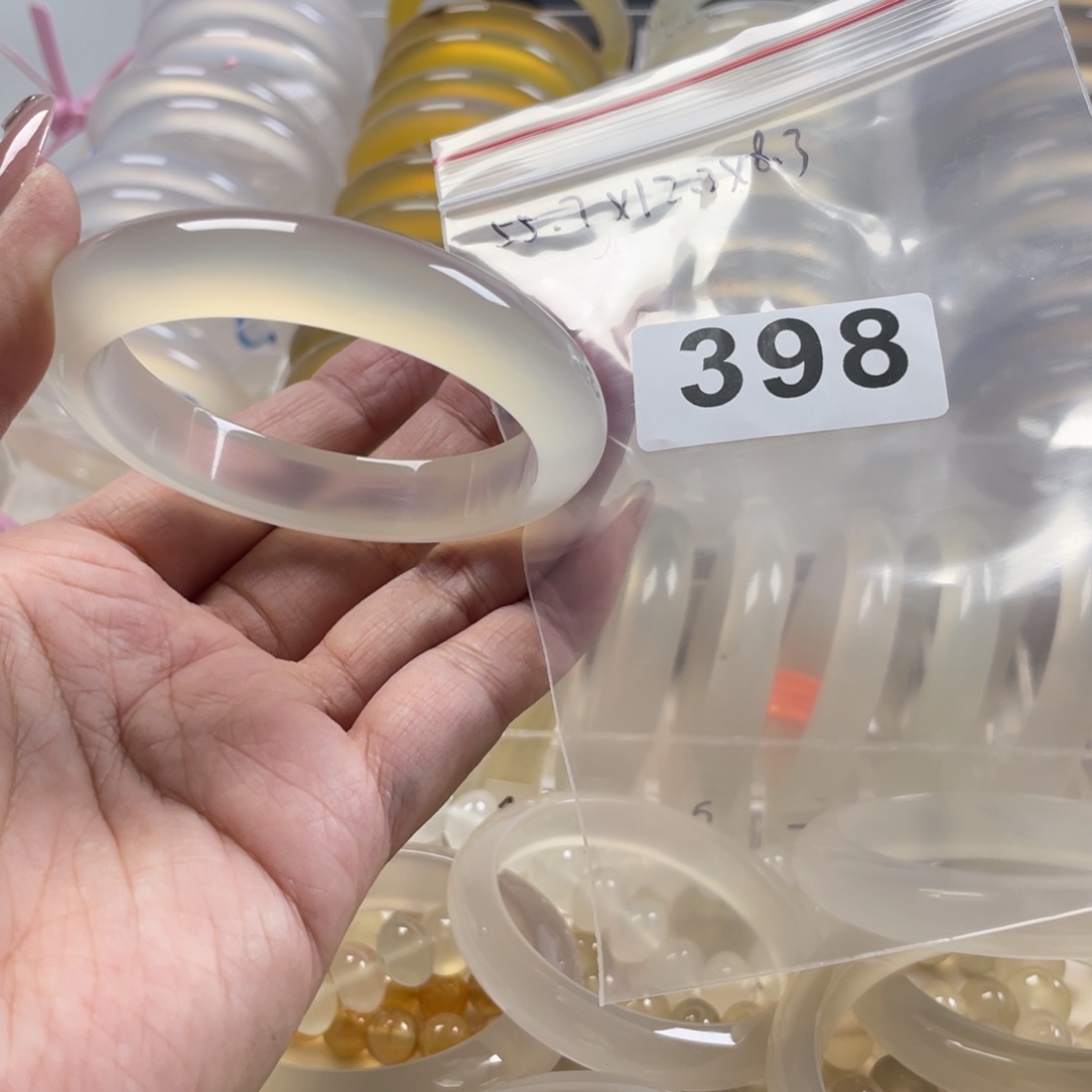 手镯玛瑙/玉髓未镶嵌枝