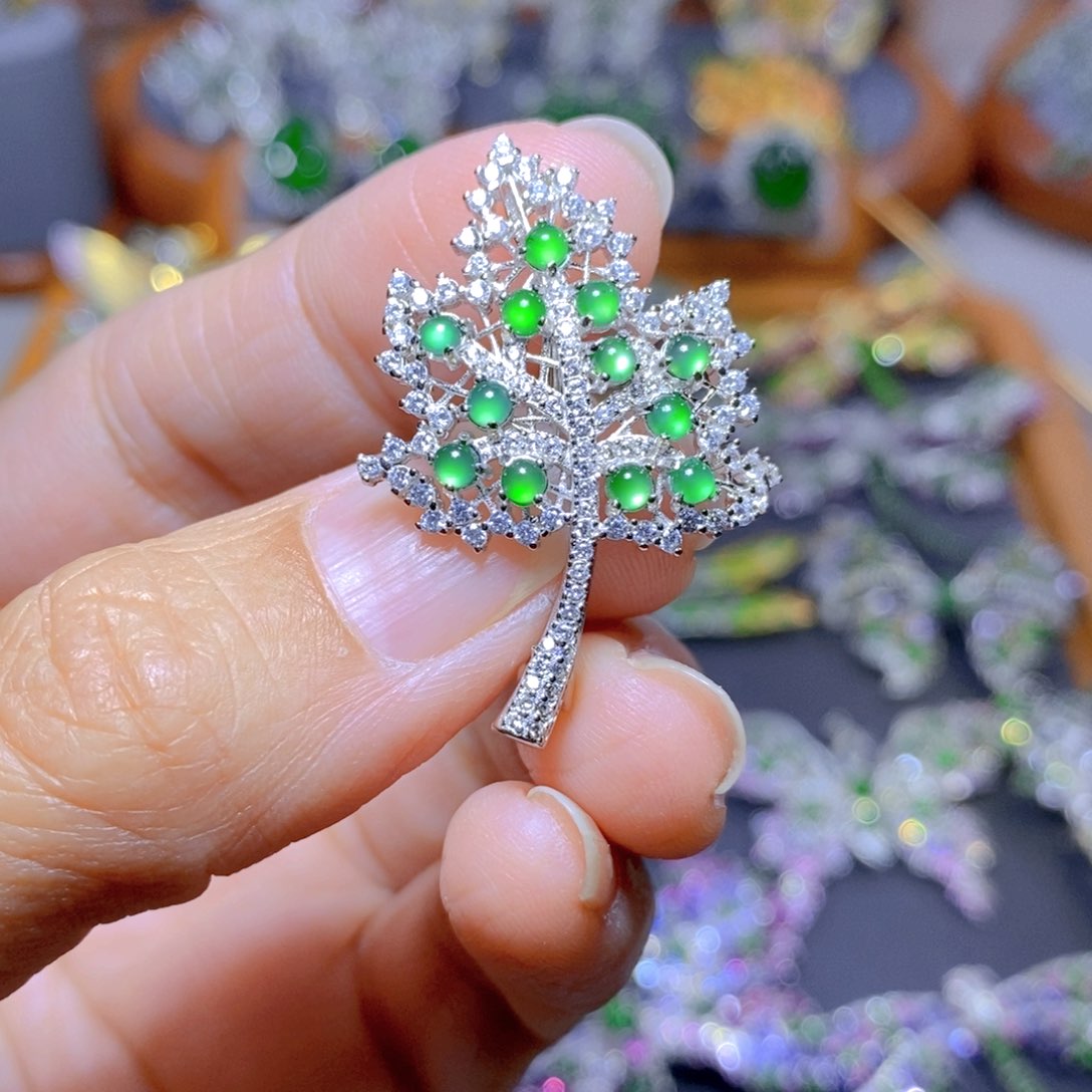 翡翠颈饰银S925镶嵌天然翡翠