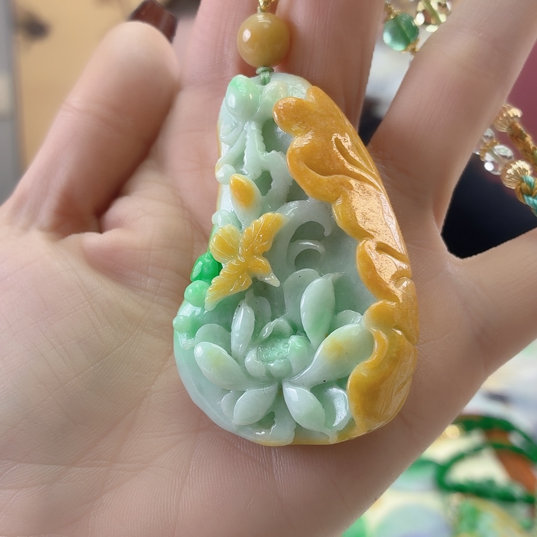 翡翠未镶嵌颈饰翡翠