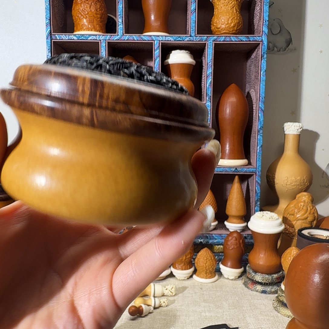 熙***龙大叶紫檀（黑酸枝木类）