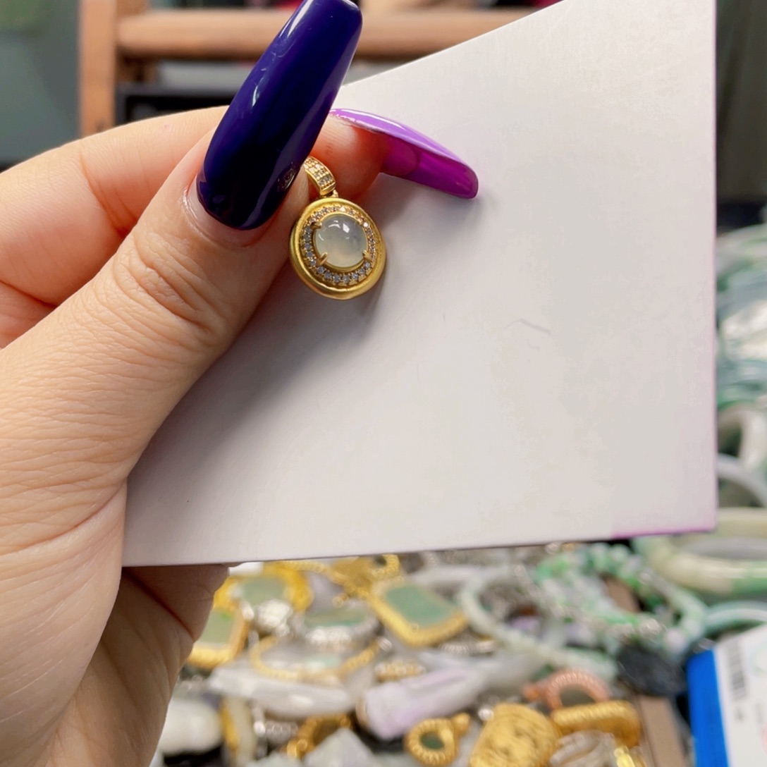 翡翠未镶嵌颈饰天然翡翠Ａ货