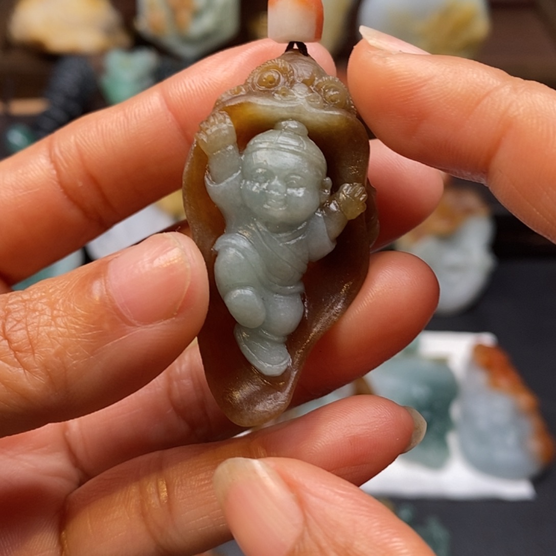 用***1定制翡翠未镶嵌毛货抛光