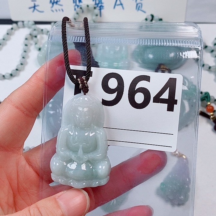 翡翠颈饰未镶嵌天然