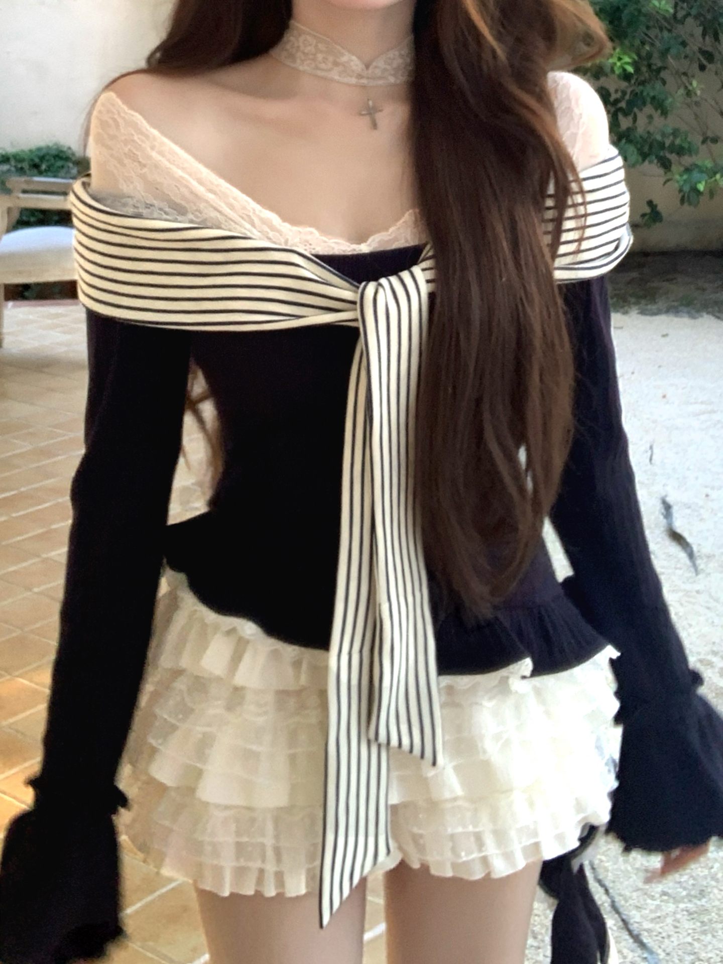 秋季加厚纯欲ins风蕾丝拼接假两件不规则荷叶边上衣